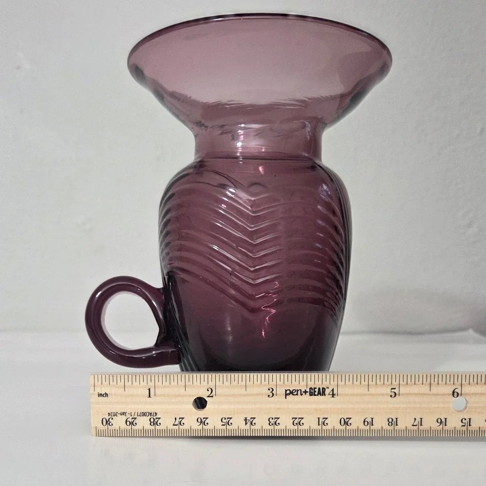 Vintage Amethyst Purple Hand Blown Art Glass Ribbed Chevron Vase RARE Handle